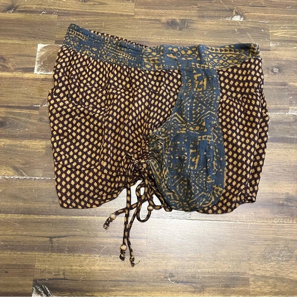 Free People Mixed Print Drawstring Ruched Relaxed Shorts - Picture 6 of 6